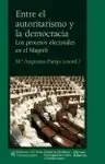 Entre el autoritarismo y la democracia – Blau Press